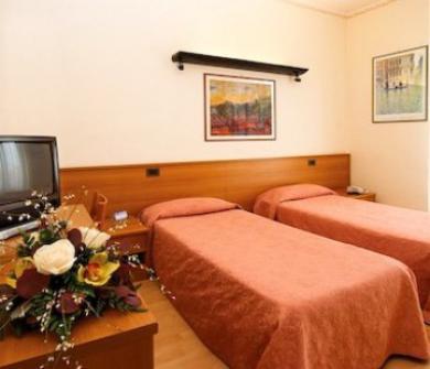 Hotel Tirrenus Perugia Luaran gambar